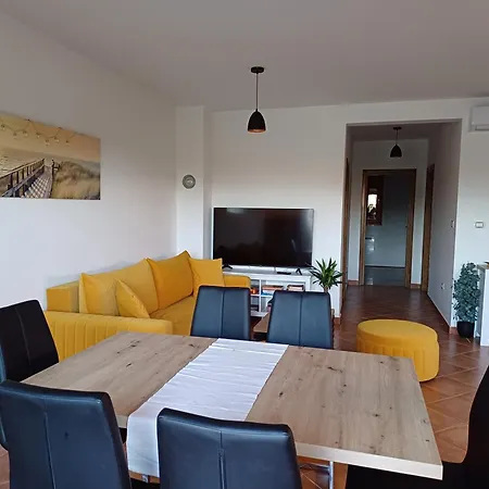 Lorie Apartment